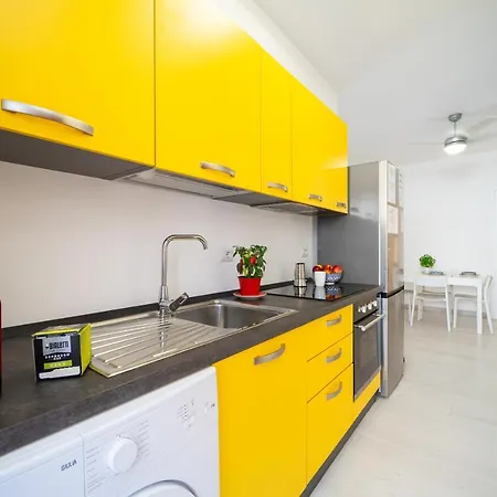 Casa Nina Sul Mare Apartment *